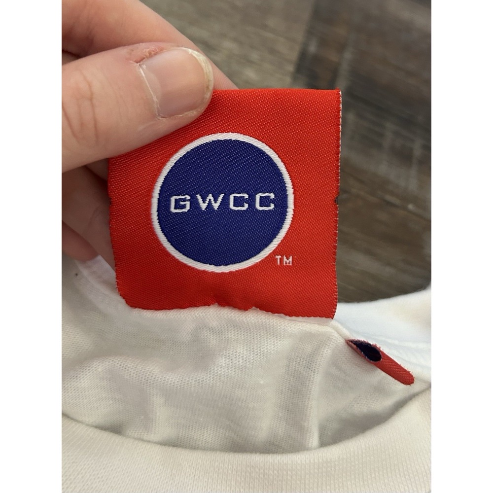 GWCC Men's White Mind the Gap London Graphic Logo Crew Neck Tee Shirt M - Picture 3 of 4